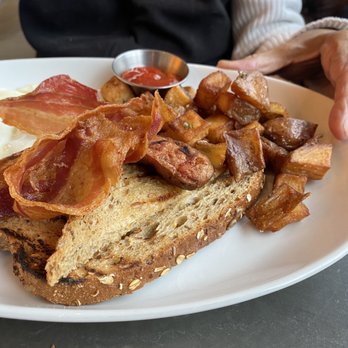 Taylors Landing - The Landing Breakfast - Bars Near Me - Don Mills, Ontario