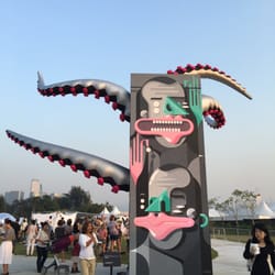 Clockenflap - Totem