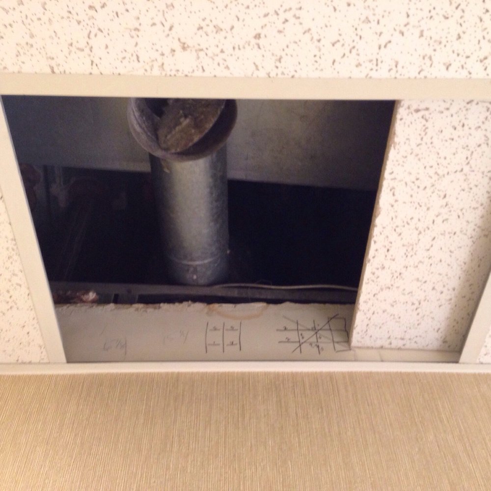 Wyndham Springfield City Centre - Hole in The ceiling - Hotels Near Me - Springfield, Illinois Wyndham Springfield City Centre - Hole in The ceiling - Hotels Near Me - Springfield, Illinois