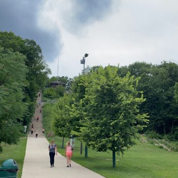 Swallow Cliff Woods - Heading upward for the 1st time! So exciting, not too crowded! - Hiking Near Me - Palos Hills, Illinois Swallow Cliff Woods - Heading upward for the 1st time! So exciting, not too crowded! - Hiking Near Me - Palos Hills, Illinois