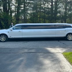 Milford Best Limo - White Stretch Limousine