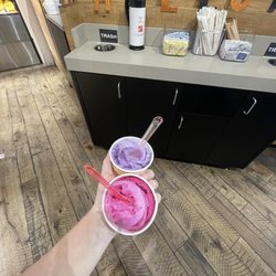 Teapresso Bar - Honolulu - Ube and dragon fruit