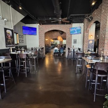 Barrel & Vine - Inside - American Near Me - Lemont, Illinois