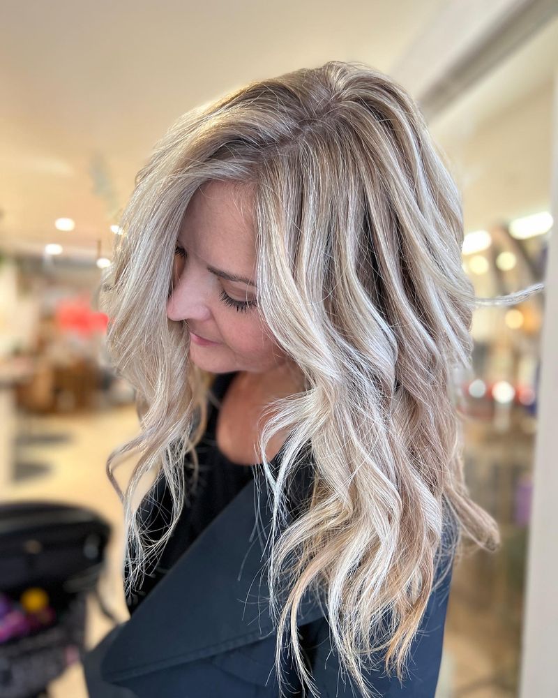 Artistry by Ariella Logo