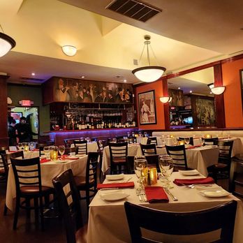 Le Petit Restaurant - the interior of the restaurant - French Near Me - Sherman Oaks, California Le Petit Restaurant - the interior of the restaurant - French Near Me - Sherman Oaks, California