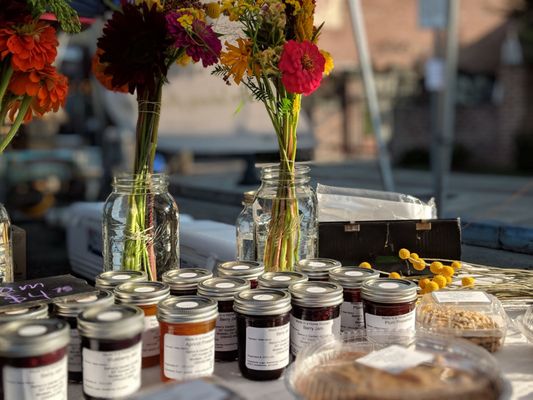 Oakdale Morning Market by null