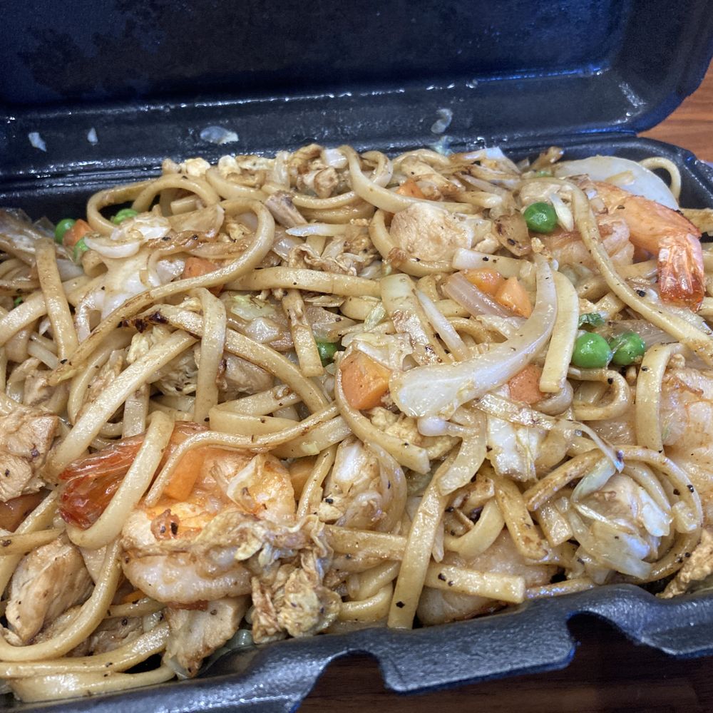 Lotus Seafood - Combo Lo Mein - Seafood Near Me - Houston, Texas Lotus Seafood - Combo Lo Mein - Seafood Near Me - Houston, Texas