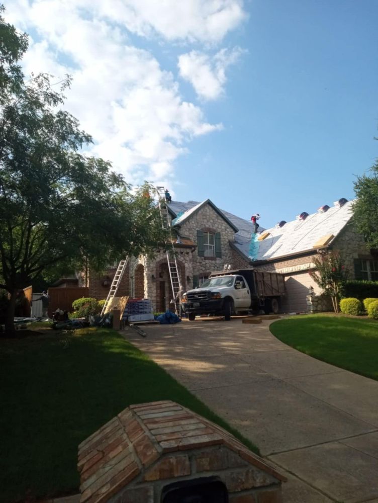 Slide of Thunder Roofing and Construction