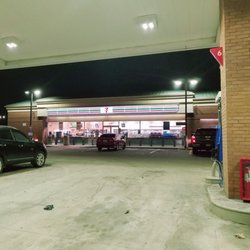7-Eleven - Exxon Gas station