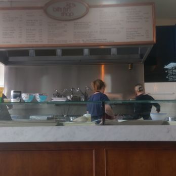 Bill's Fish Shop - Counter - Fast Food Near Me - Maryborough, VIC