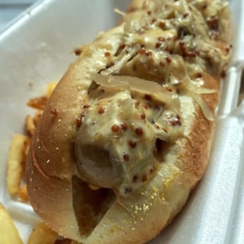 Denali Doghouse - Buffalo Bratwurst - Denali Doghouse - Burgers Near Me - Denali National Park, Alaska