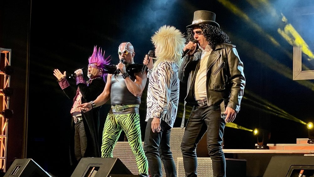 Social spots from The Six Show