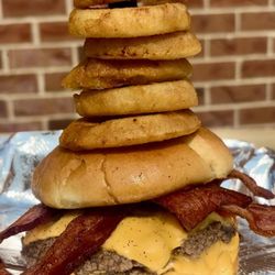 Pawz Bar & Grill