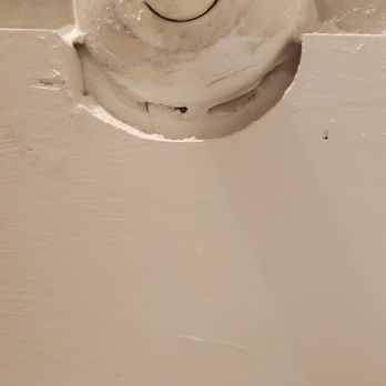 Woodlands Water Restoration - This is a cut in the baseboard that does not look professionally done to me. - General Contractors Near Me - Spring, Texas Woodlands Water Restoration - This is a cut in the baseboard that does not look professionally done to me. - General Contractors Near Me - Spring, Texas