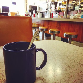 Basell's Restaurant & Tavern - Retro Diner with groovy decor. - American Near Me - Niagara Falls, Ontario