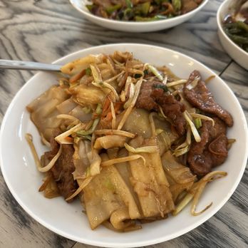 Blue Peak Villa - Beef Chow Ho Fun - Chinese Near Me - New York, New York Blue Peak Villa - Beef Chow Ho Fun - Chinese Near Me - New York, New York