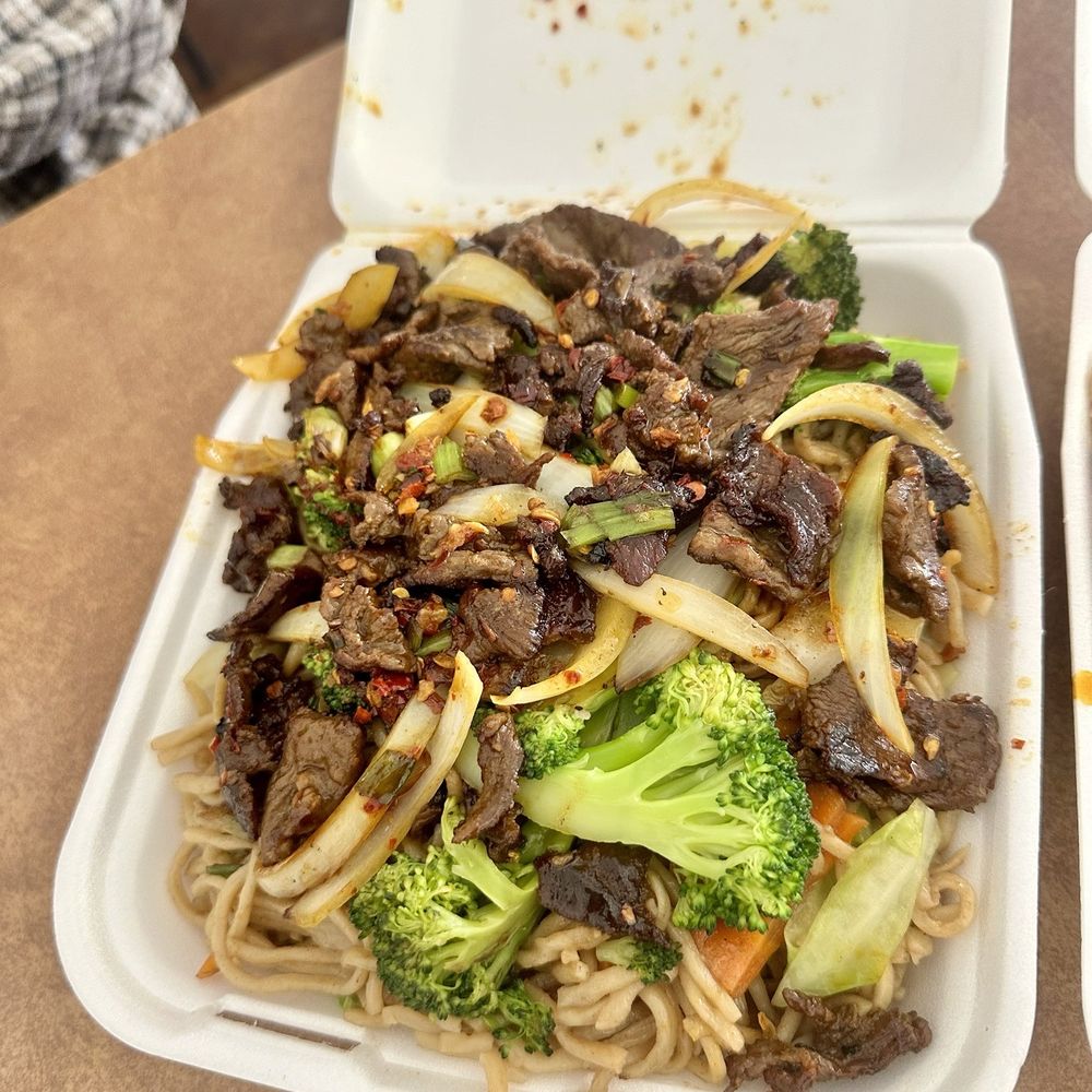 Mark's Kitchen - Spicy beef with chow mein noodle - American Near Me - Fresno, California Mark's Kitchen - Spicy beef with chow mein noodle - American Near Me - Fresno, California