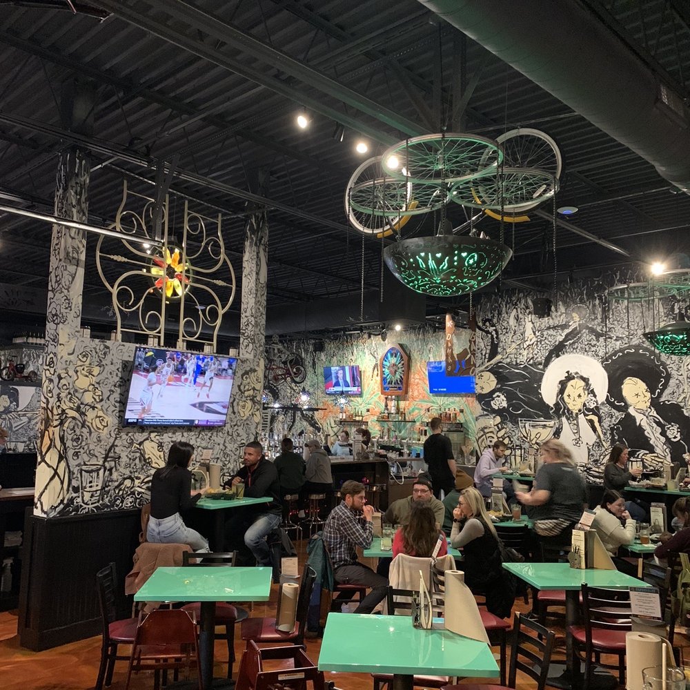 Barrio Tacos Strongsville - Inside - Bars Near Me - Strongsville, Ohio