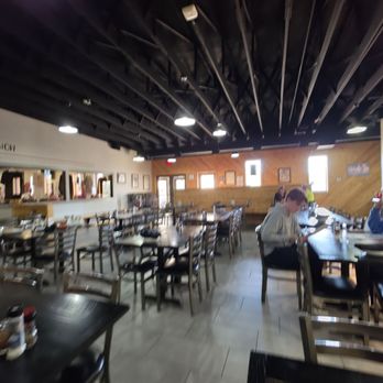 Flo's Wood Fired Pizzeria - inside - Pizza Near Me - Rockford, Michigan