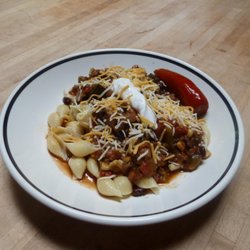 Kevin and Gail's Chili Palace - Red Veg over shell pasta, with a nice big jalapeno side.