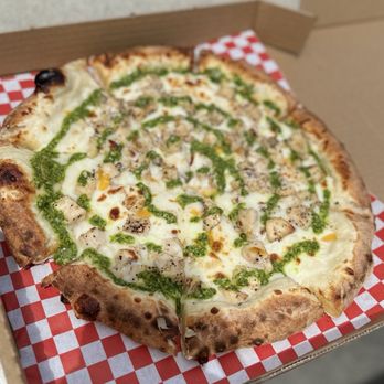 Fuegos Pizzeria - Fuegos Garlic Chicken Alfredo w/ Pesto Drizzle - Pizza Near Me - Vallejo, California
