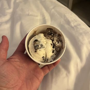 Insomnia Cookies - I ordered a scoop of cookies and cream and a scoop of pb. Got a full scoop of one and something like a tiny spoonful of the other. - Ice Cream & Frozen Yogurt Near Me - San Diego, California Insomnia Cookies - I ordered a scoop of cookies and cream and a scoop of pb. Got a full scoop of one and something like a tiny spoonful of the other. - Ice Cream & Frozen Yogurt Near Me - San Diego, California