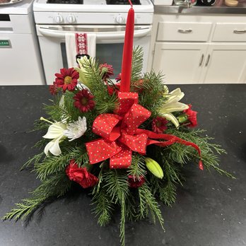 Melinda McCoy's Flowers - Table Bouqet - Floral Designers Near Me - Long Beach, California Melinda McCoy's Flowers - Table Bouqet - Floral Designers Near Me - Long Beach, California