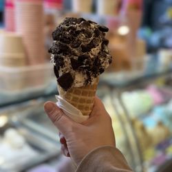 Gelato Bar - Single scoop marshmallow gelato with Oreo crumble in a waffle cone