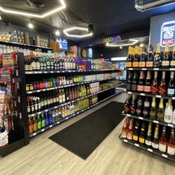 Uncle Ike's Liquor Shop