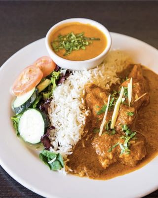 Curry and More by null