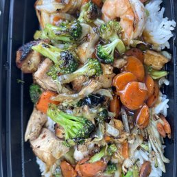 Yaki combo chicken and shrimp Yaki combo chicken and shrimp