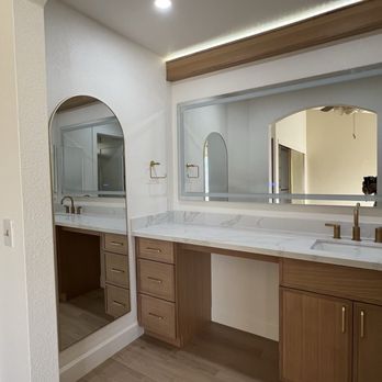 Div Painting Design - Master bathroom vanity area remodel - Flooring Near Me Div Painting Design - Master bathroom vanity area remodel - Flooring Near Me