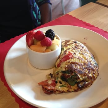 Cafe Laurent - Salmon omelet - French Near Me - Mar Vista, California