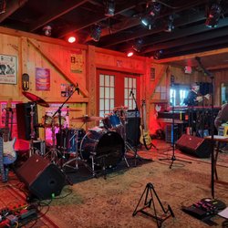Daryl's House Restaurant & Music Club - Stage for Todd Rundgren