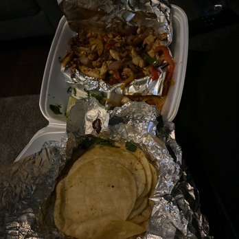Tacos Chinampa - Beef cooked with his chicken only tacos. - Mexican Near Me - El Paso, Texas Tacos Chinampa - Beef cooked with his chicken only tacos. - Mexican Near Me - El Paso, Texas