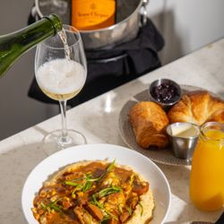 Commons Club - Bottomless Veuve Clicquot Brunch