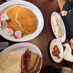 Sister's Family Restaurant - Sister's special & biscuits w/ gravy