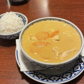 Mintra Thai Cuisine - Yellow Curry - Thai Near Me - Renton, Washington Mintra Thai Cuisine - Yellow Curry - Thai Near Me - Renton, Washington