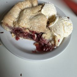 Liberty Cafe - Bumbleberry pie