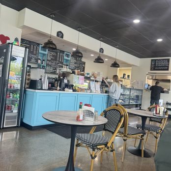 Elka Bee's Coffee Haus - Front counter where you order - Coffee & Tea Near Me - Wilsonville, Oregon