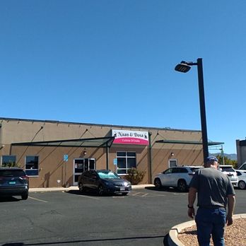 Naan and Dosa - The entrance to Naan and Dosa is clean, plenty of parking on a Sunday.  The other businesses around are closed. - Indian Near Me - Albuquerque, New Mexico