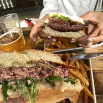 Crush & Brew - Classic Burger & Crushed Burger - New American Near Me - Temecula, California