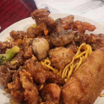 Zhang's Buffet - Touch chicken, icky mushrooms, flavorless noodles, and old egg roll - Buffets Near Me - Cheektowaga, New York