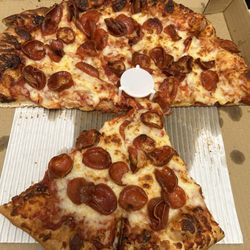 Lamppost Pizza - Large Pepperoni