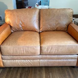 La-Z-Boy Home Furnishings & Decor - Mismatched leather