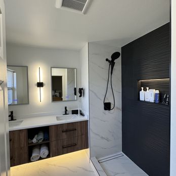 Honeycomb Construction - Full bathroom remodel - Painters Near Me - Renton, Washington