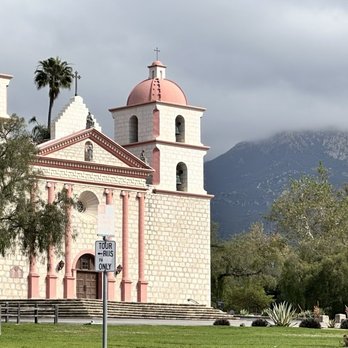 Mission Santa Barbara - Exterior of the gorgeous old mission. - Museums Near Me - Santa Barbara, California
