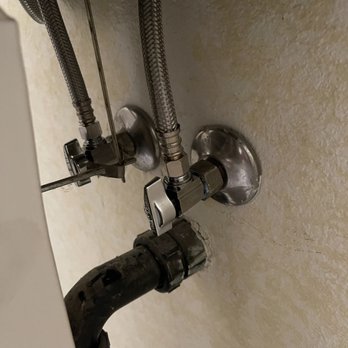 Bill King Plumbing - 2 of the 15 water valves replaced with new braided hoses. - Plumbing Near Me - Santa Clarita, California Bill King Plumbing - 2 of the 15 water valves replaced with new braided hoses. - Plumbing Near Me - Santa Clarita, California