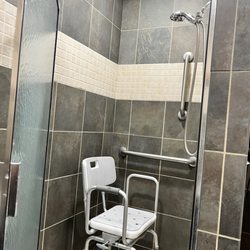 Healthtrack Sports Wellness - Family/Handicapped locker rooms with showers