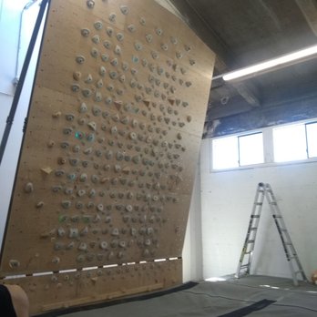 Oaktown Boulders - Climbing wall - Climbing Near Me - Oakland, California Oaktown Boulders - Climbing wall - Climbing Near Me - Oakland, California